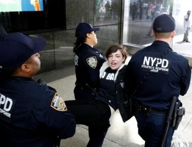 ΗΠΑ: Η αστυνομία συνέλαβε 25 ανθρώπους στο λόμπι του Πύργου Τραμπ